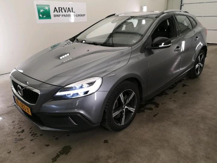 VOLVO V40 2017 yv1mz79l0h2131438