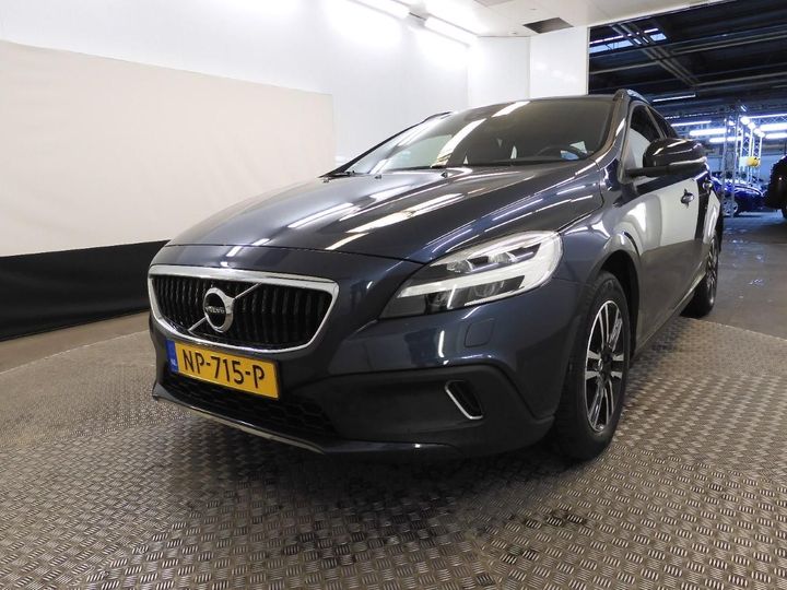 VOLVO V40 CROSS COUNTRY 2017 yv1mz79l0h2133721