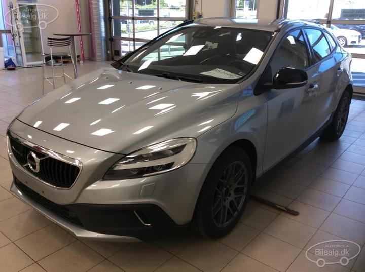 VOLVO V40 CROSS COUNTRY 2017 yv1mz79l0j2138445