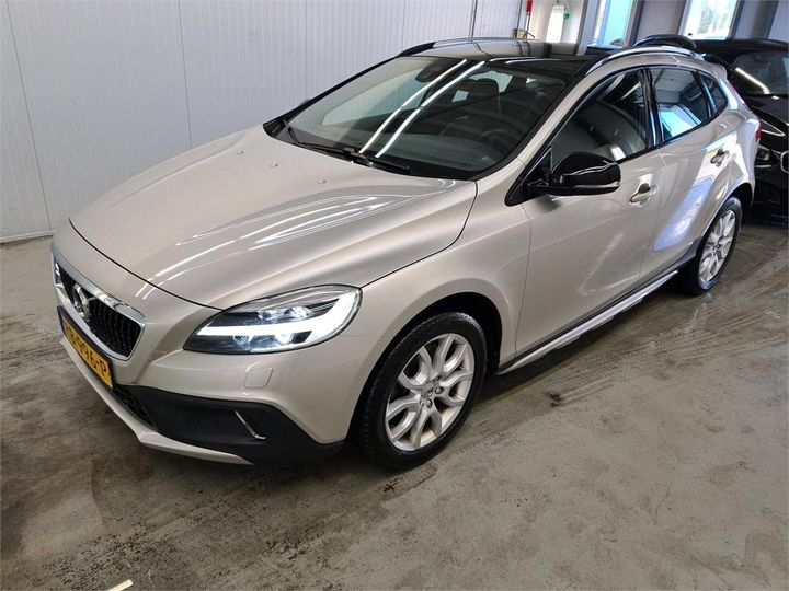 VOLVO V40 2017 yv1mz79l1j2144696