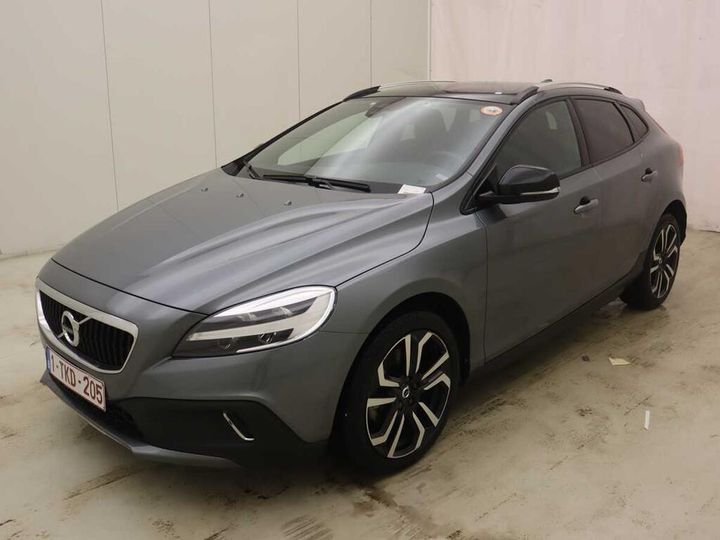 VOLVO V40 2017 yv1mz79l1j2150082