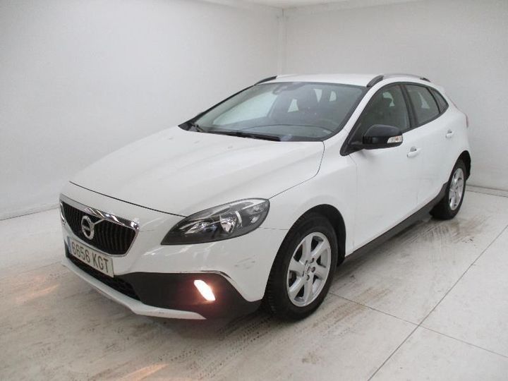 VOLVO V40 2018 yv1mz79l1j2150722