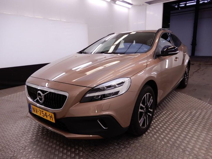 VOLVO V40 CROSS COUNTRY 2017 yv1mza8ldh2135525