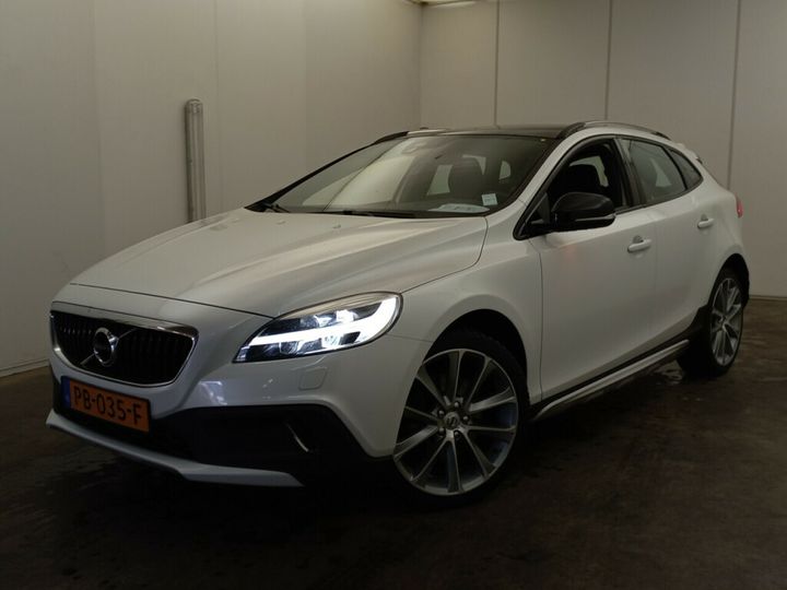 VOLVO V40 2017 yv1mza8ldj2138986