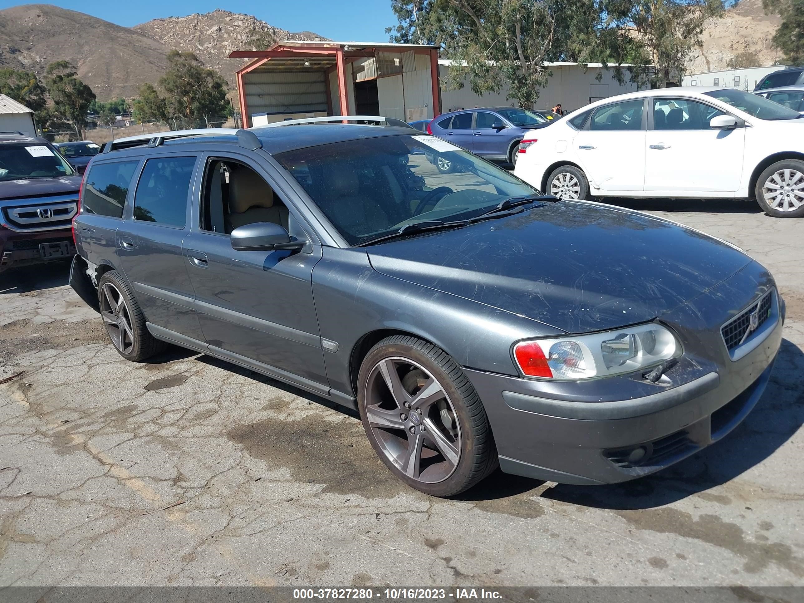 VOLVO V70 2004 yv1sj52y042409500