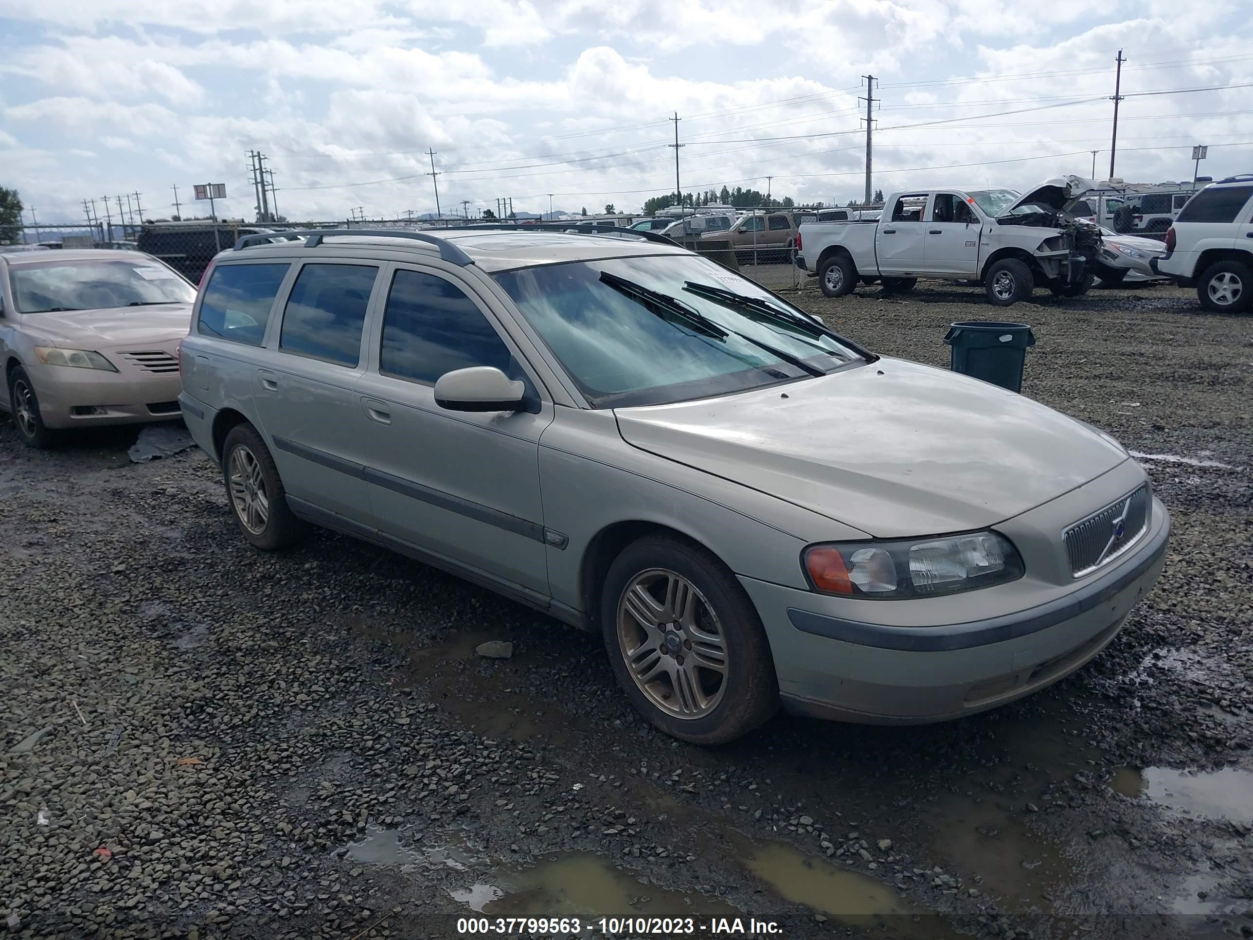 VOLVO V70 2001 yv1sw53d312049082