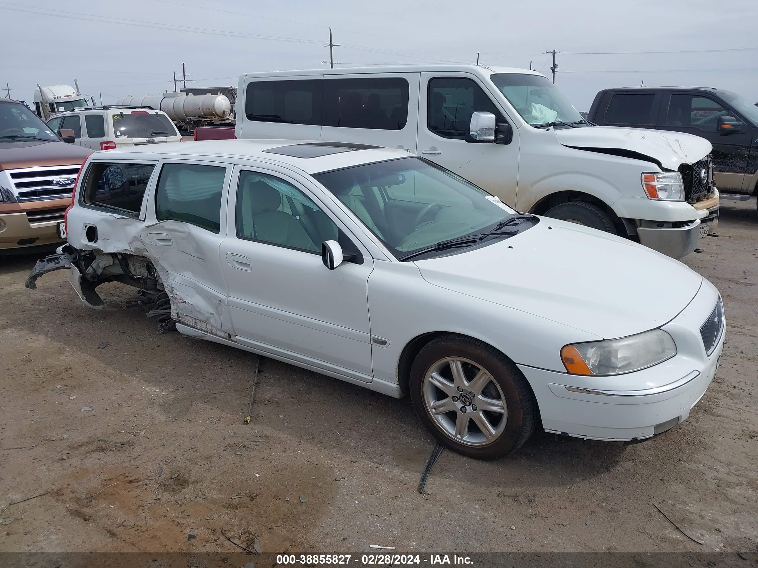 VOLVO V70 2005 yv1sw592852509655