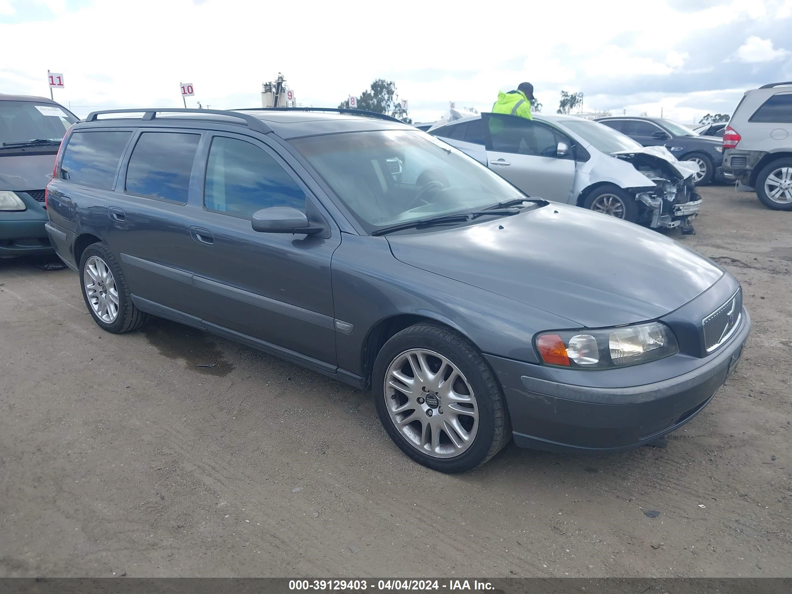 VOLVO V70 2004 yv1sw59v942434330