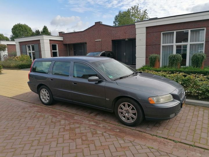 VOLVO V70 2005 yv1sw714162549970