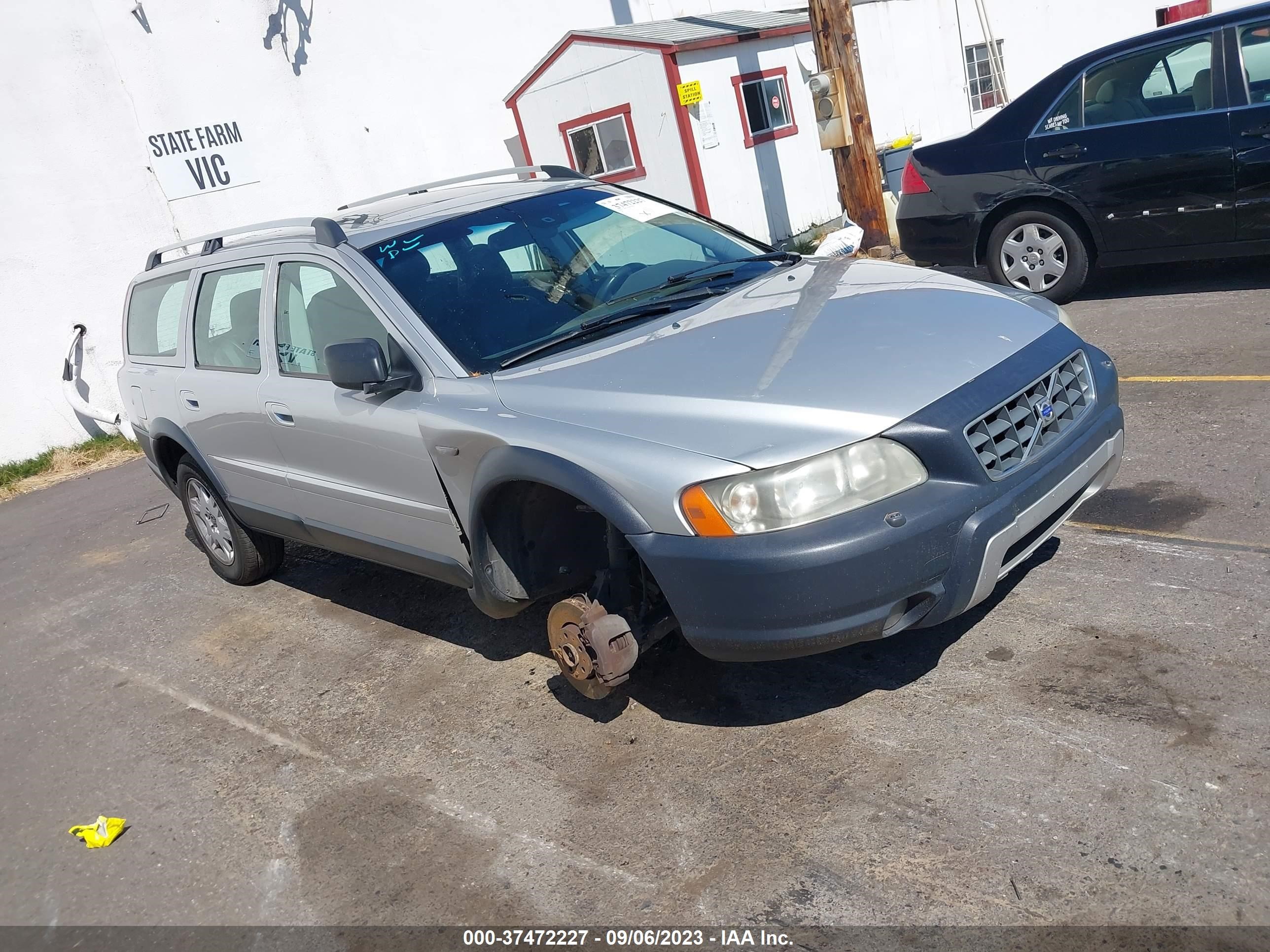 VOLVO XC70 2005 yv1sz592051197800