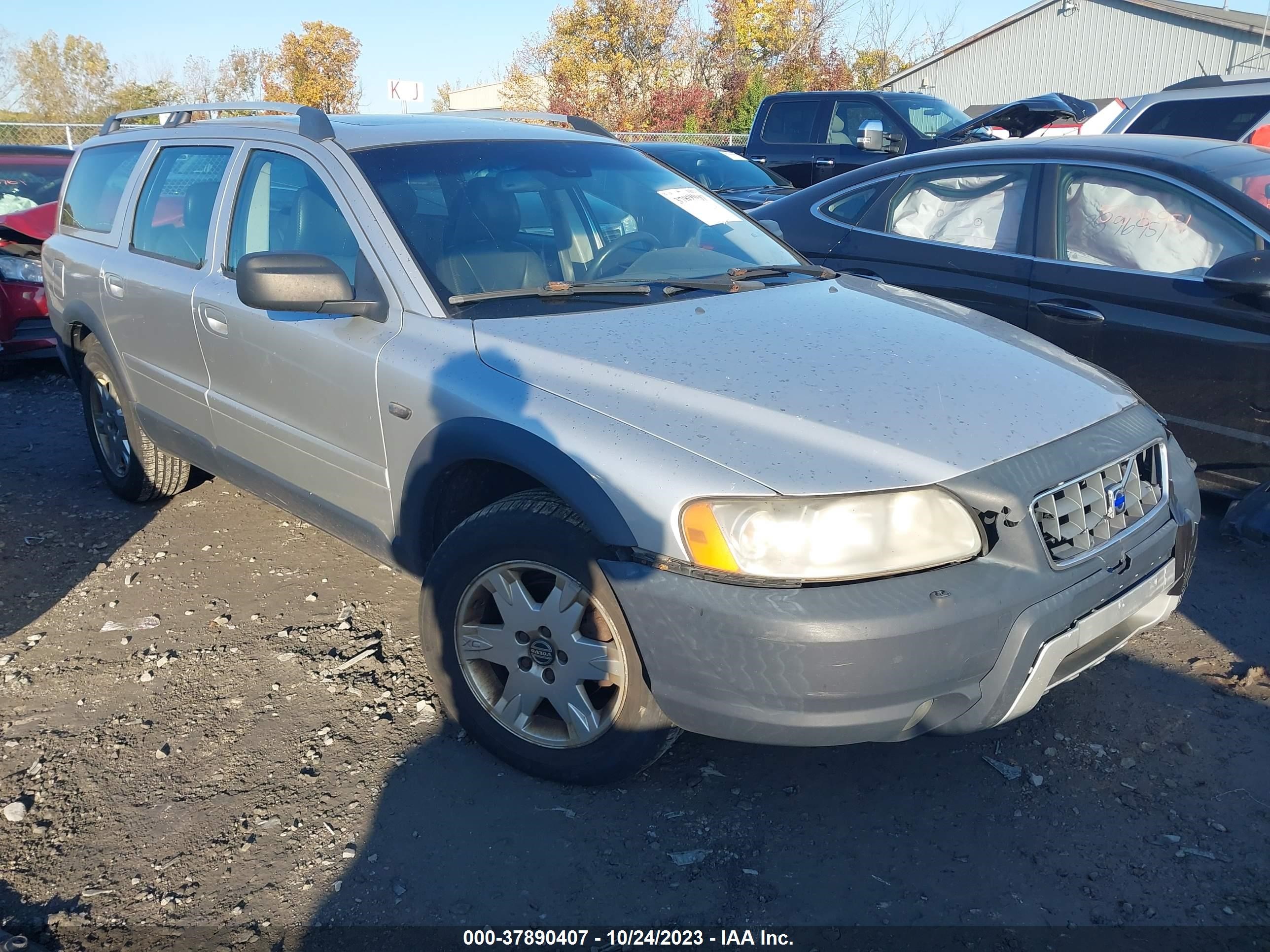 VOLVO XC70 2005 yv1sz592251176074