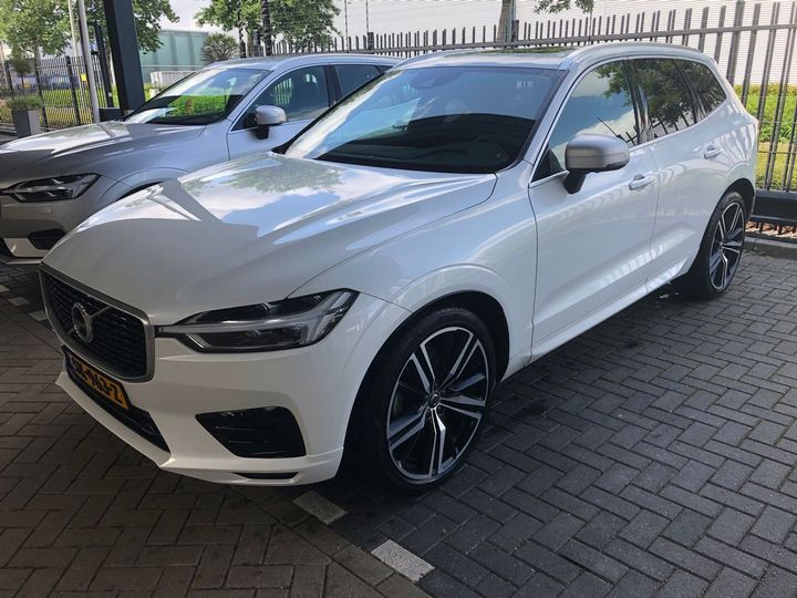 VOLVO XC60 2018 yv1uz25bdj1074858