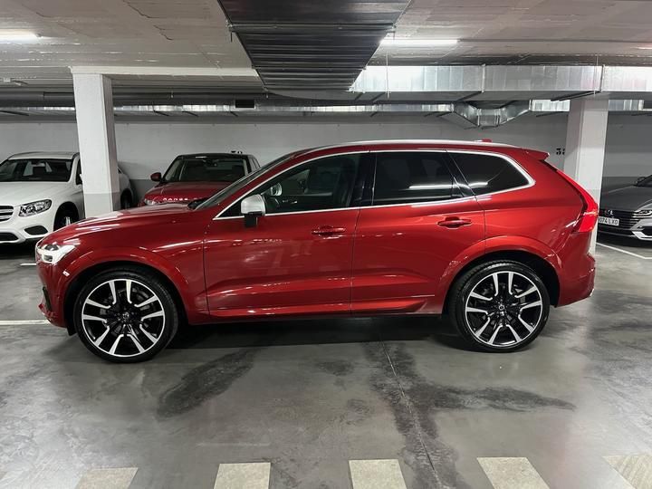 VOLVO XC60 4X4 (FOUR WHEEL DRIVE). 2018 yv1uz68tck1226506