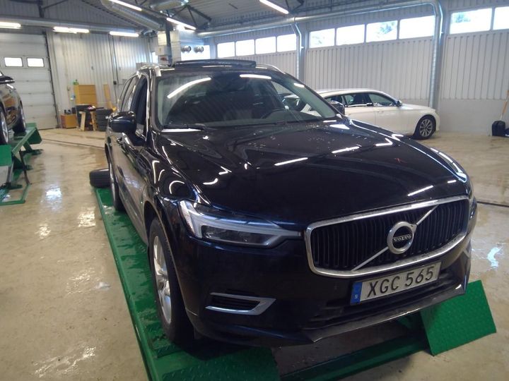 VOLVO XC60 2018 yv1uzbabdj1089317