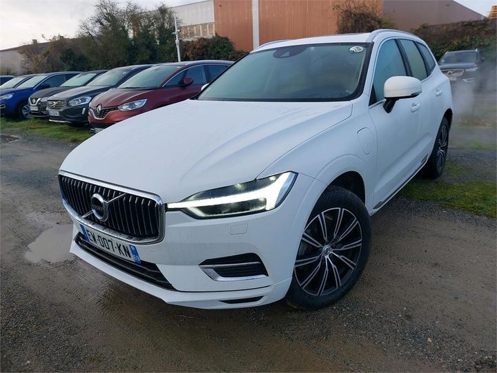 VOLVO XC60 2018 yv1uzbabdj1102488