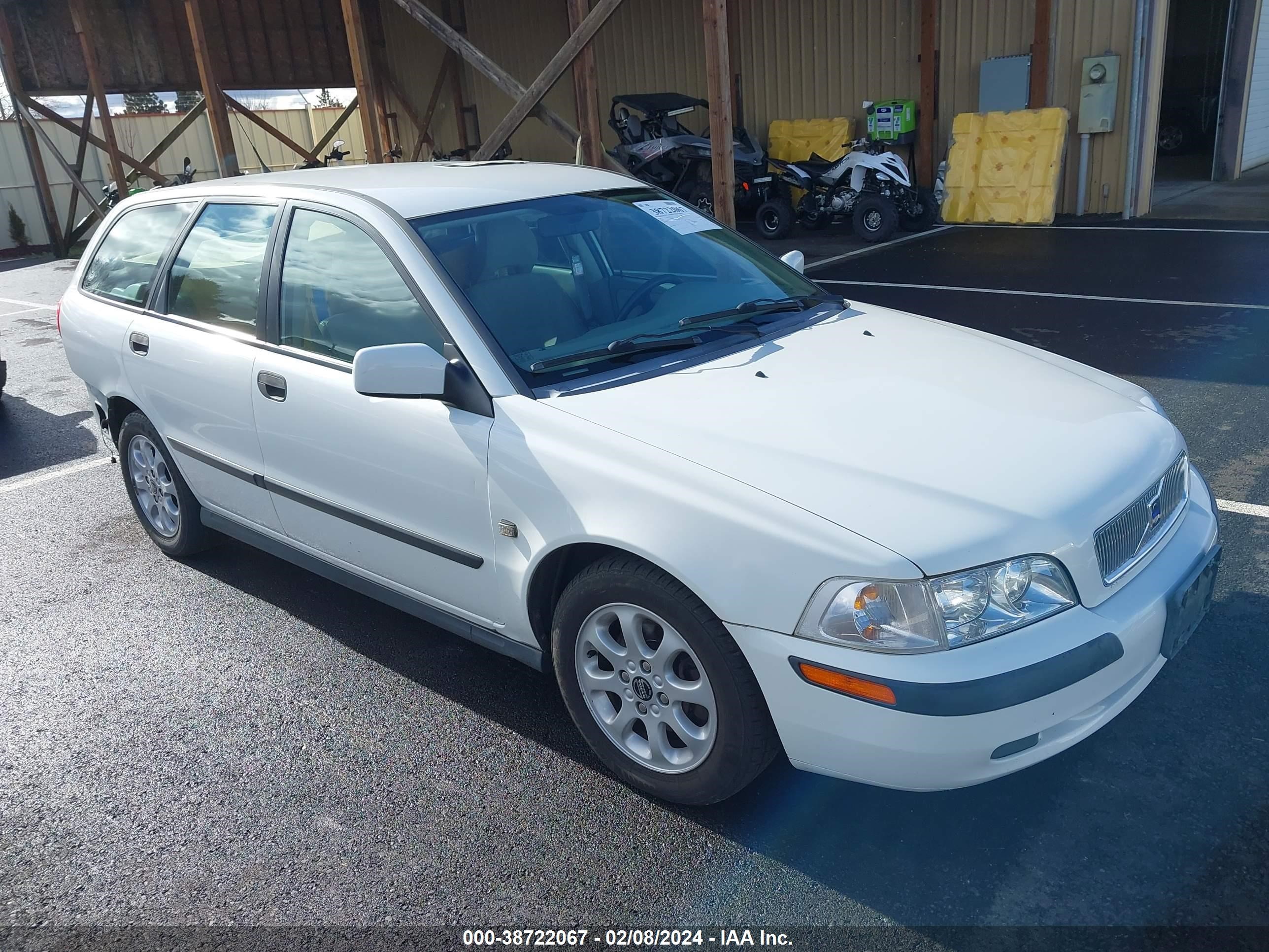 VOLVO V40 2002 yv1vw29522f835364