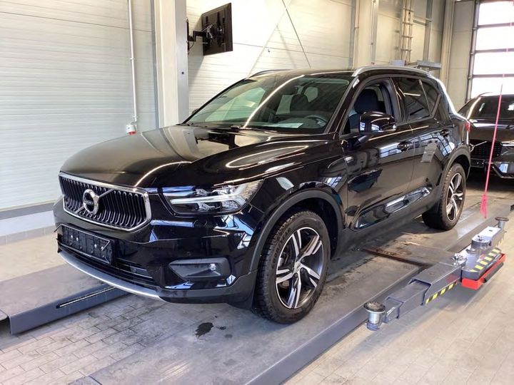 VOLVO XC40 MOMENTUM PRO 2WD 2022 yv1xz15vdn2783120