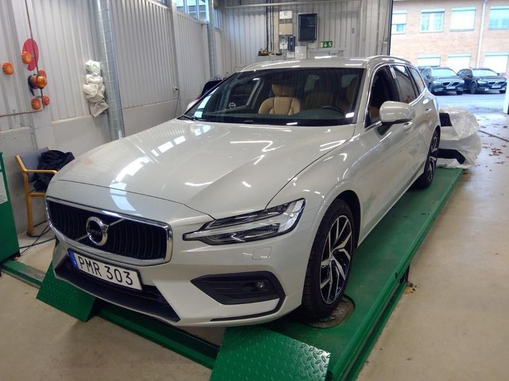 VOLVO V60 2018 yv1zw72udk1021852