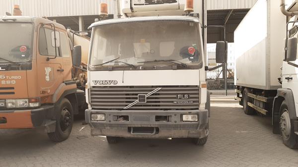 VOLVO FL614 2000 yv2e6a4a2yb246357