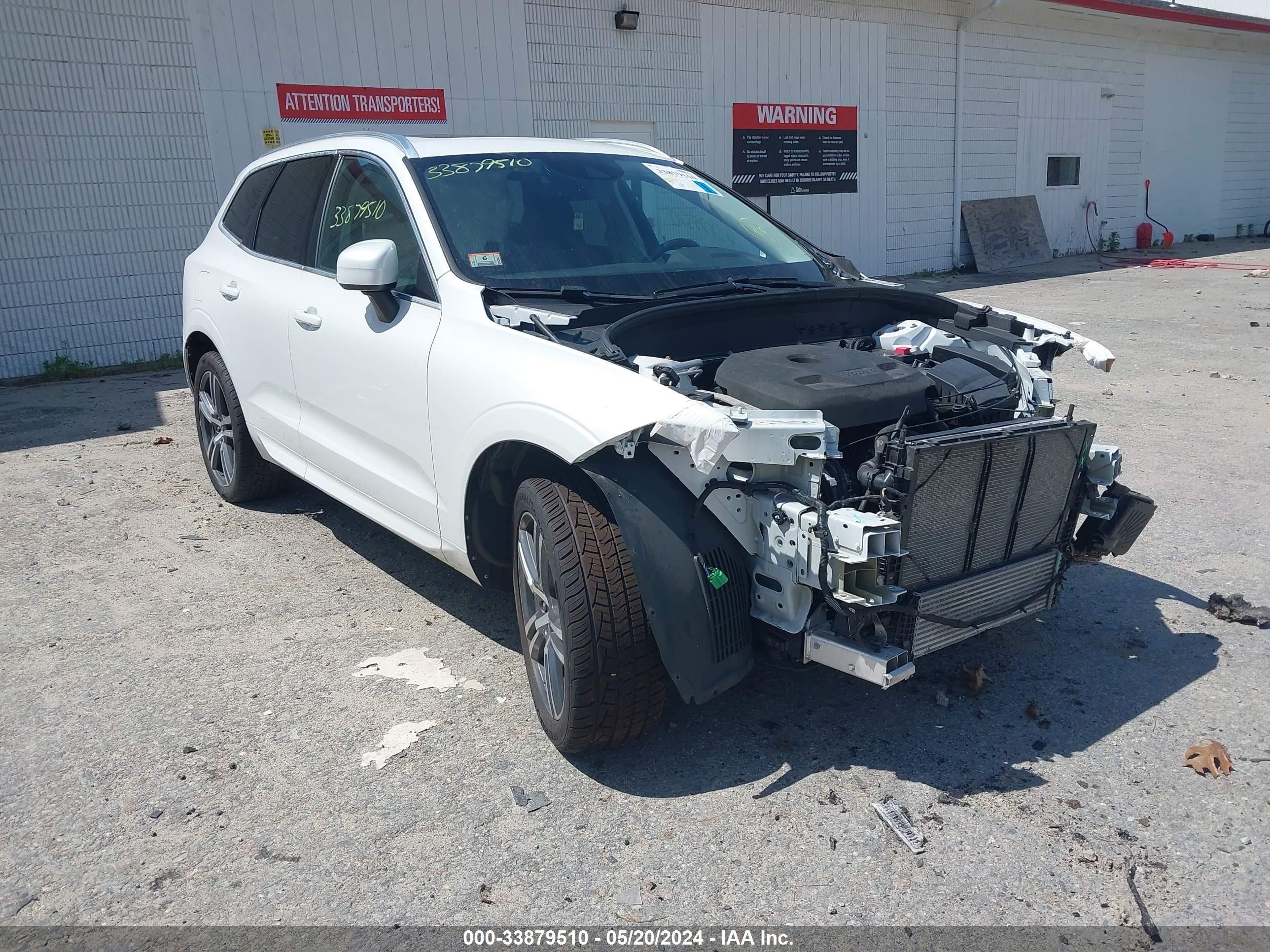 VOLVO XC60 2018 yv4102rk1j1034459