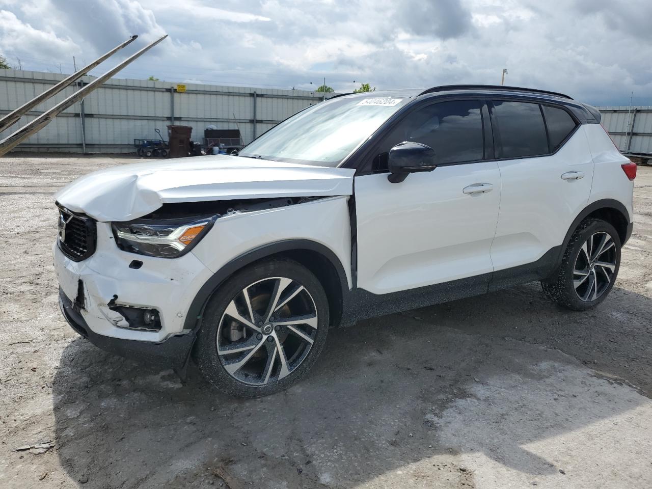 VOLVO XC40 2019 yv4162um1k2071532