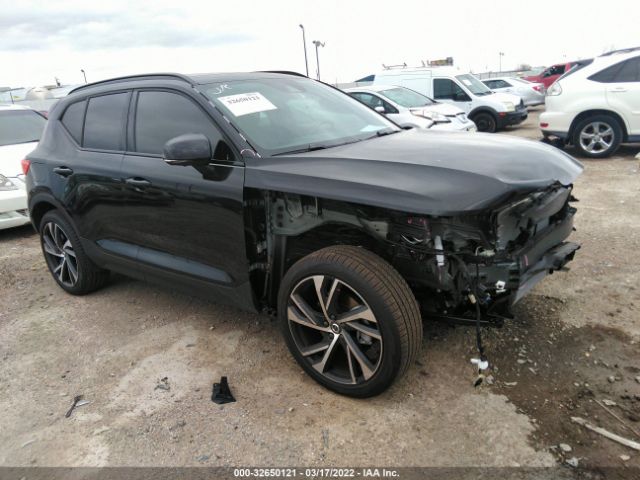 VOLVO XC40 2022 yv4162um2n2695912