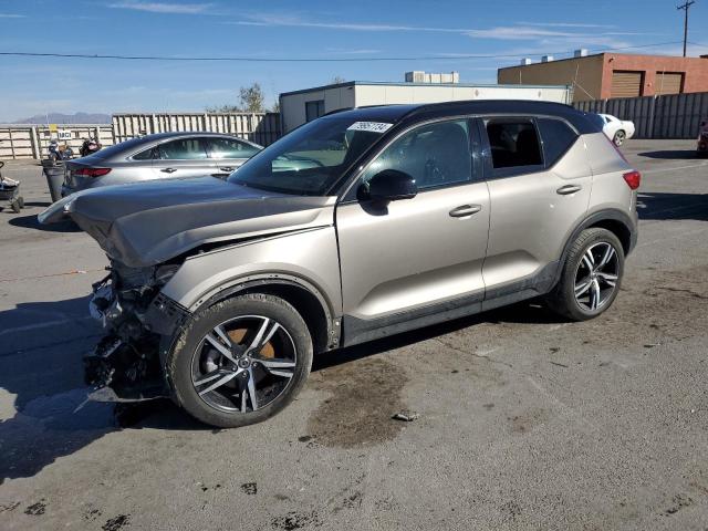 VOLVO XC40 T5 R- 2022 yv4162um4n2741725