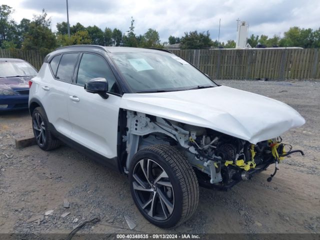 VOLVO XC40 2022 yv4162um5n2641519