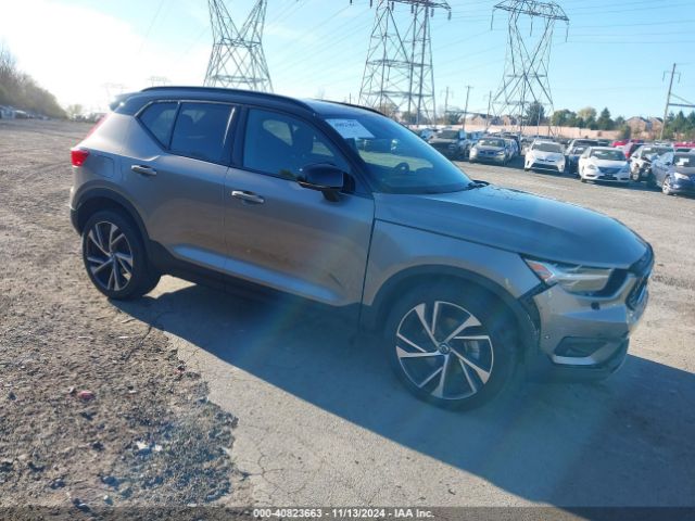 VOLVO XC40 2022 yv4162um5n2743998