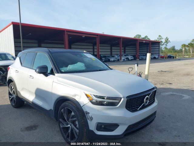 VOLVO XC40 2022 yv4162um9n2790239