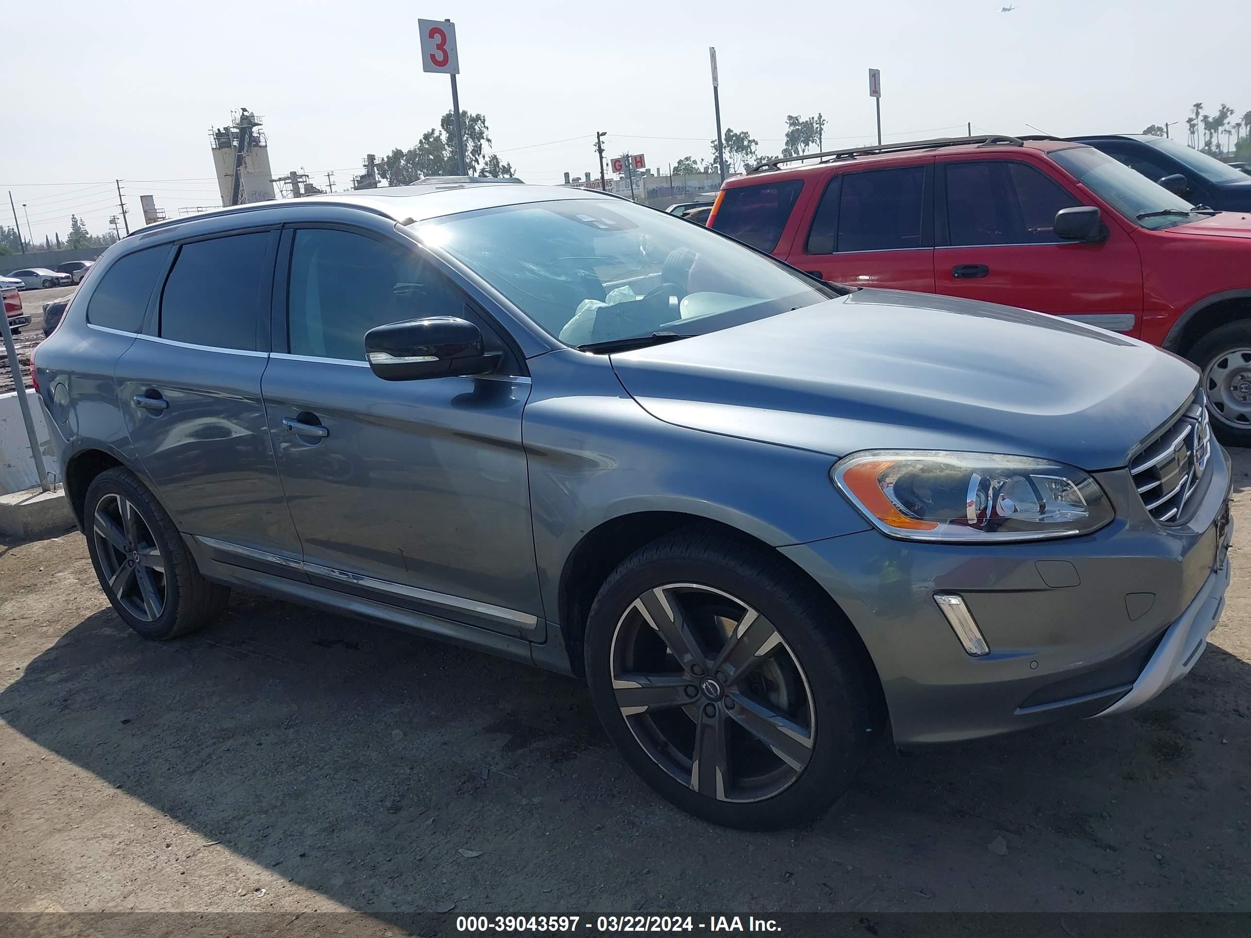 VOLVO XC60 2017 yv440mdr3h2159240