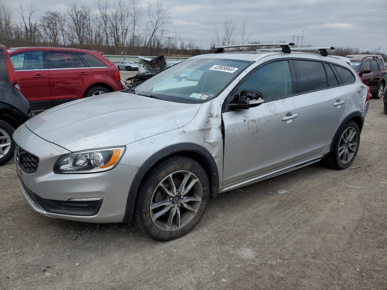 VOLVO V60 2015 yv4612hk5f1000360