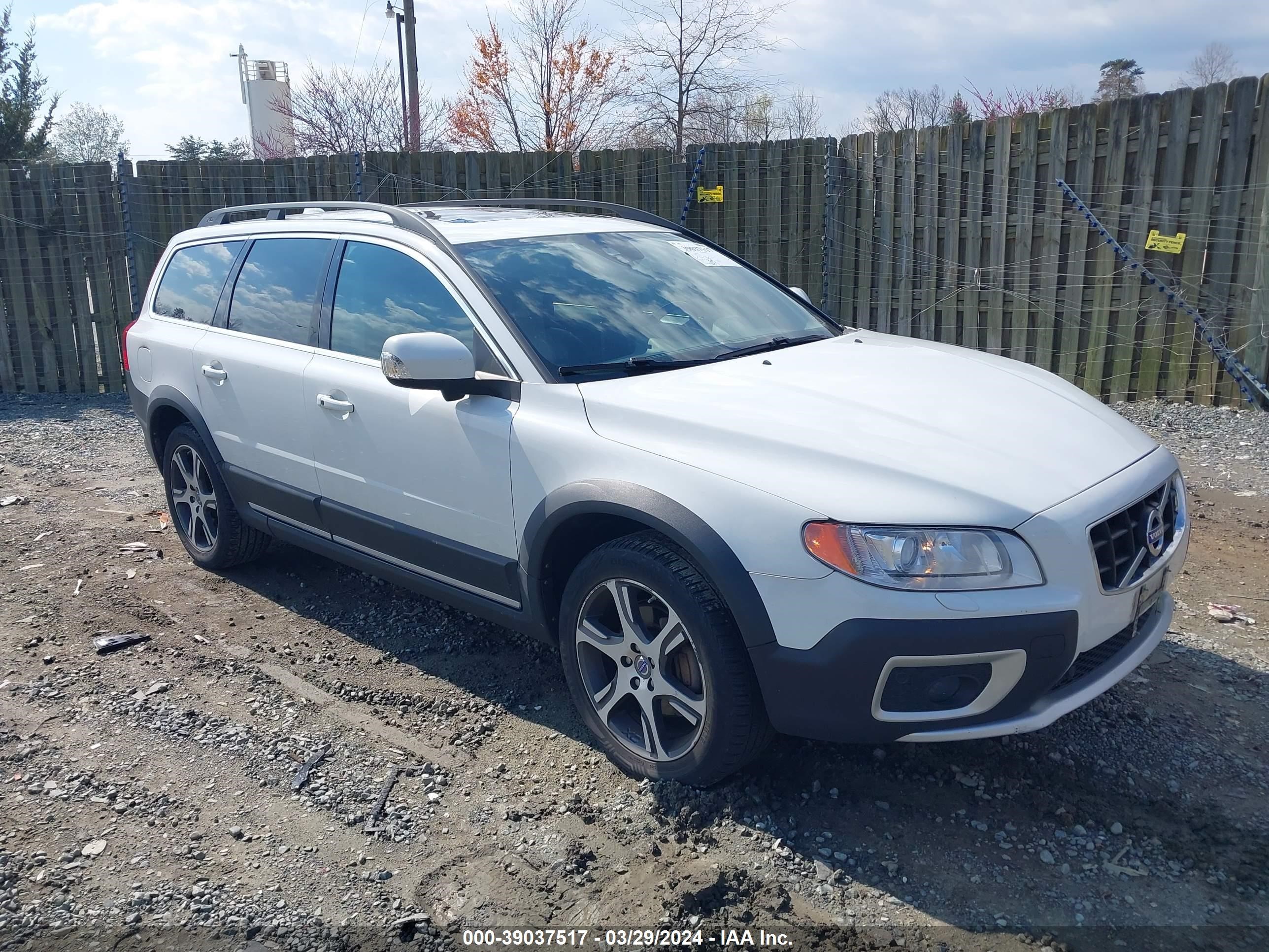 VOLVO XC70 2012 yv4902bz7c1137463