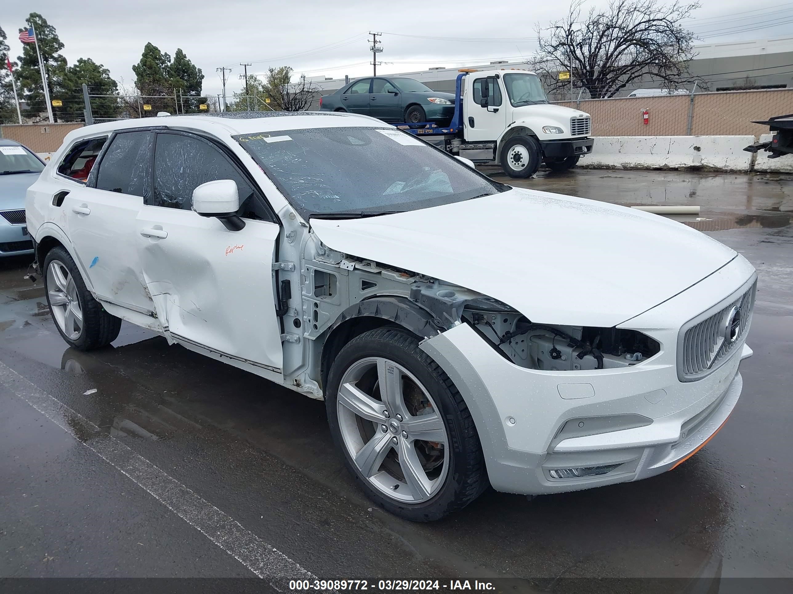 VOLVO V90 CROSS COUNTRY 2019 yv4a22nt0k1077894