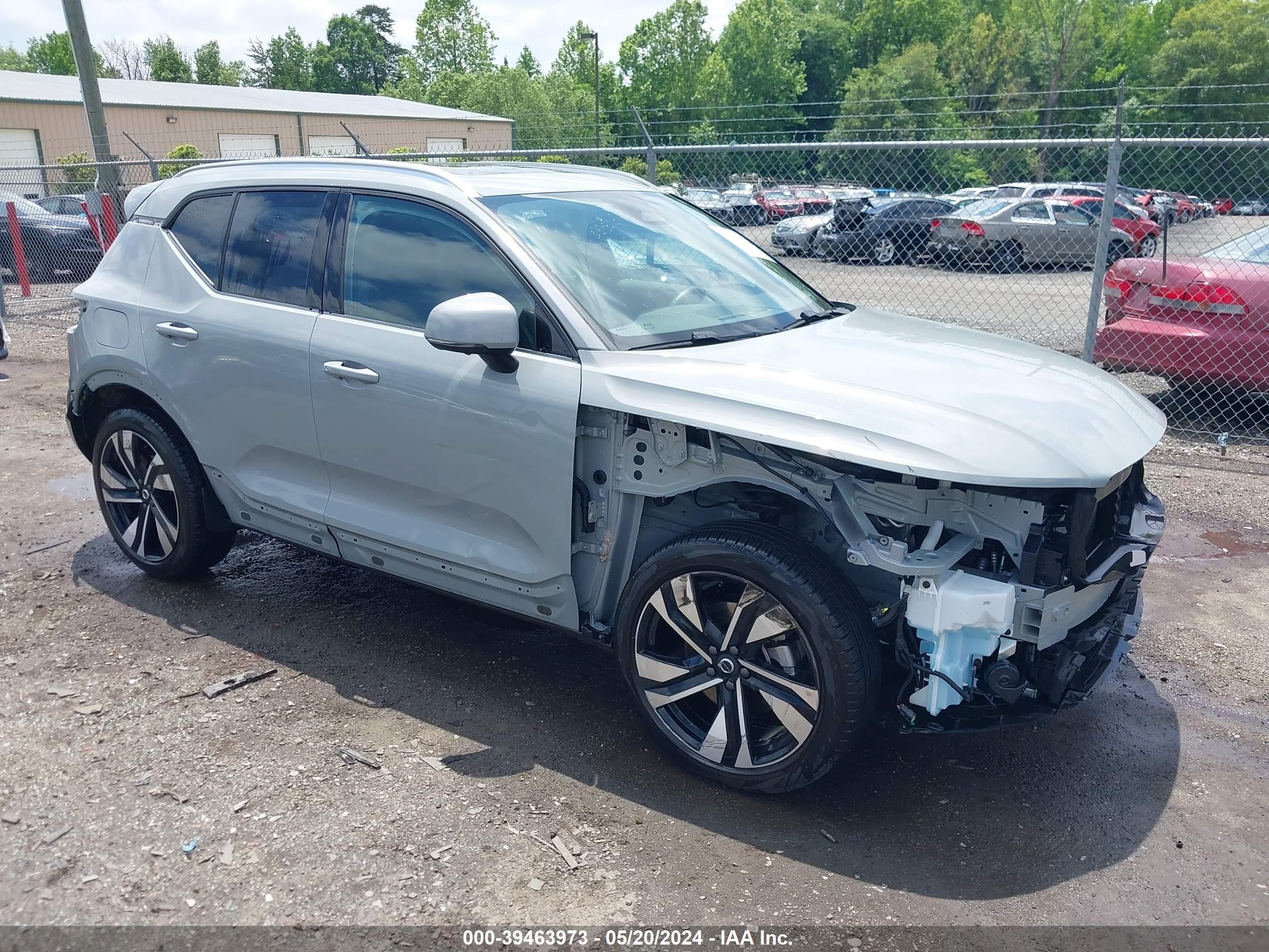 VOLVO XC40 2024 yv4l12ue1r2201805