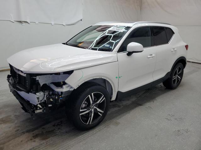 VOLVO XC40 CORE 2025 yv4l12uj3s2473842