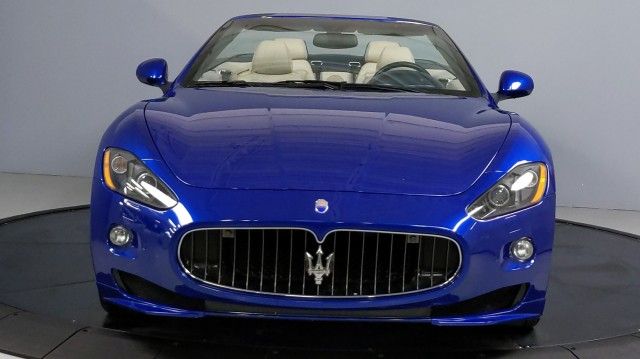 MASERATI GRANTURISMO CONVERTIBLE 2011 zam45kma6b0059893