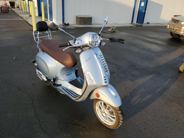 VESPA SCOOTER 2022 zapm818g5n5905988