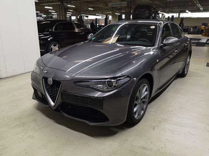 ALFA-ROMEO GIULIA 2023 zareafbn3n7674467