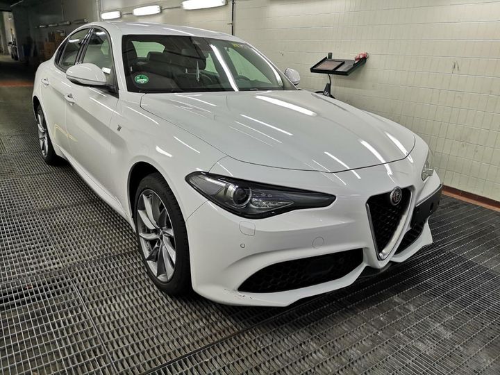 ALFA-ROMEO GIULIA 2023 zareafbn4n7673487