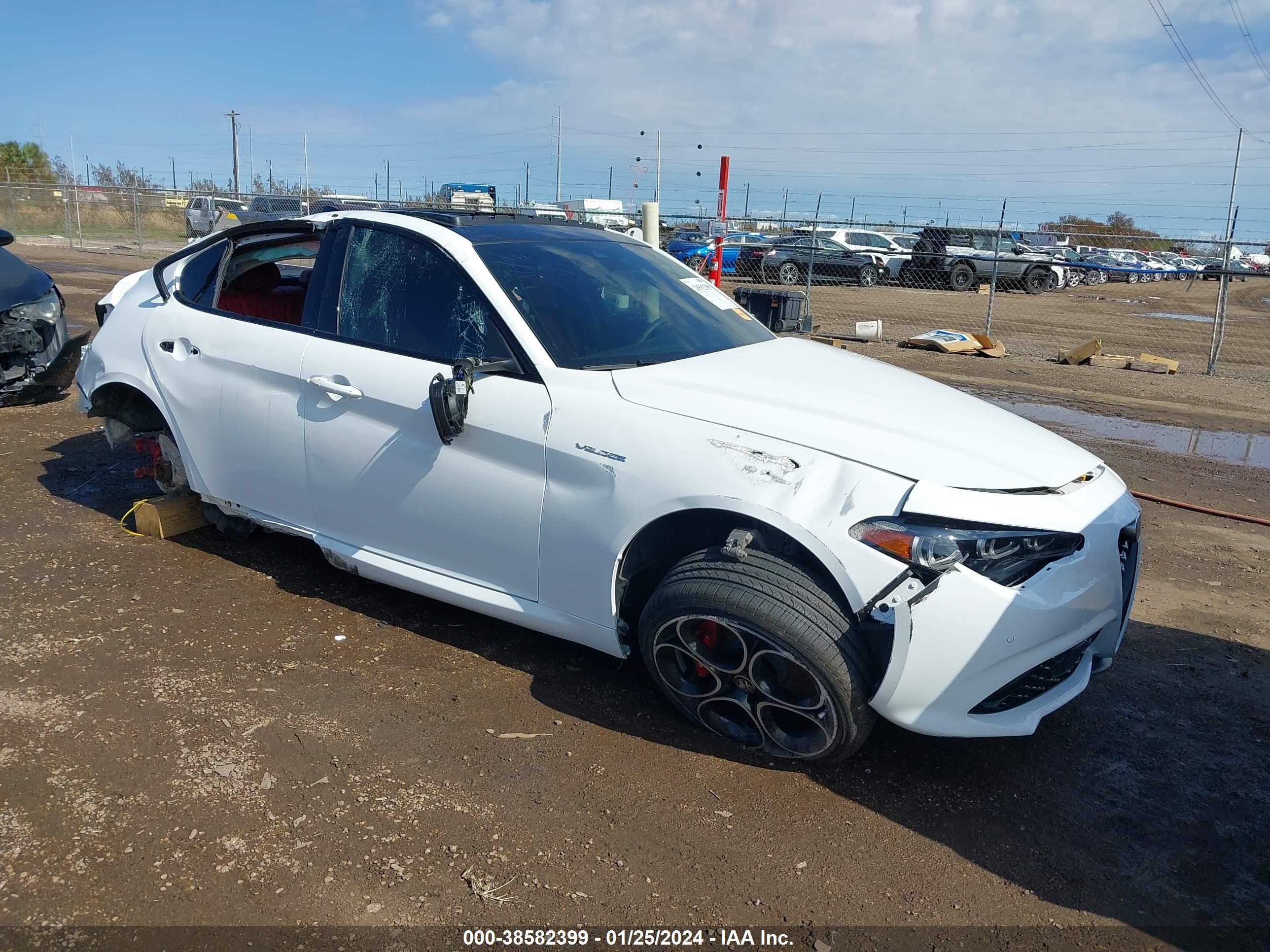 ALFA-ROMEO GIULIA 2024 zarfambn4r7677442