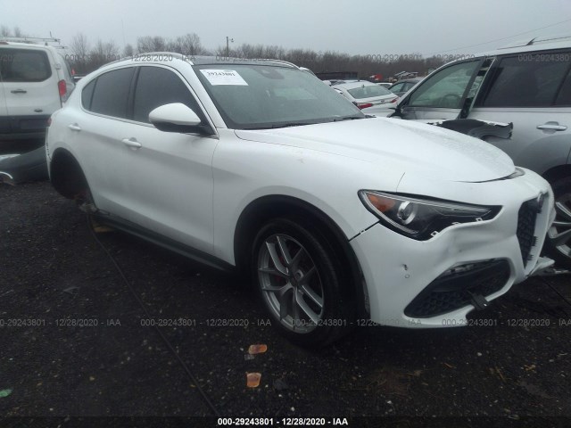 ALFA-ROMEO STELVIO 2018 zasfakbn9j7b95415