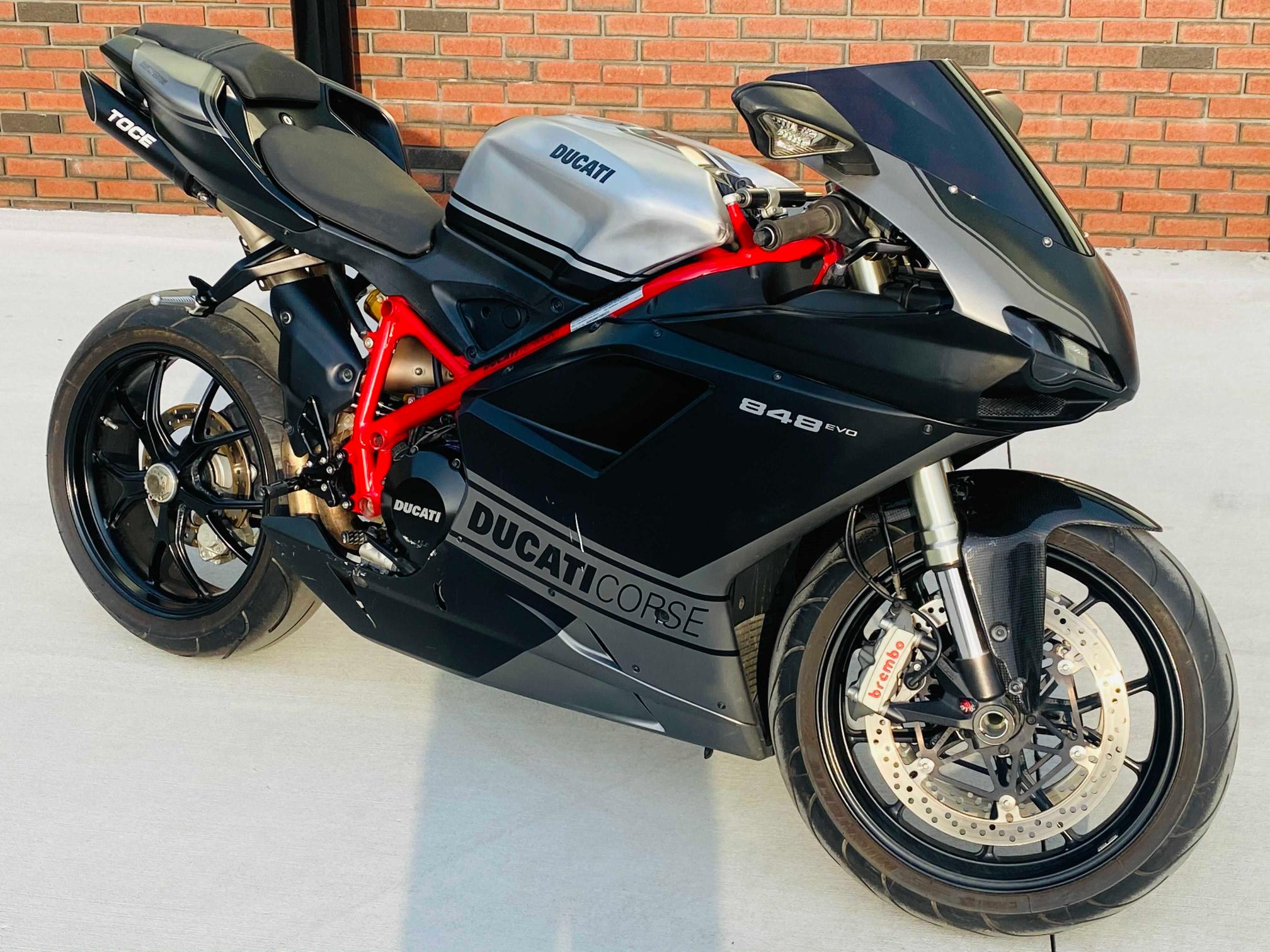 DUCATI SUPERBIKE 2013 zdm1xbmv1db022721